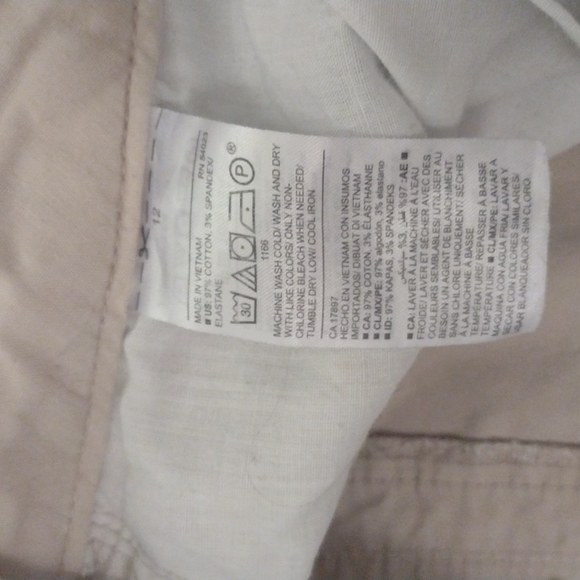 Shorts - Picture 3 of 4